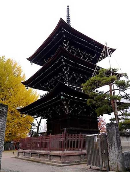 国分寺三重塔（水間相模の建築群）