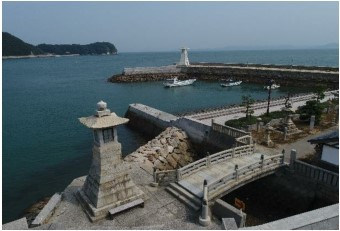 千砂子波止と高燈籠