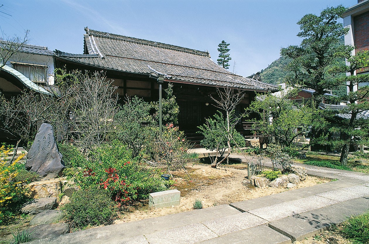 妙照寺本堂・庫裡